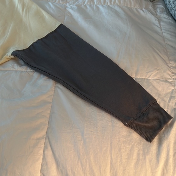 MODERNLUX “Dog Mom” Crew Neck Sweater Size: L EUC - Picture 5 of 8